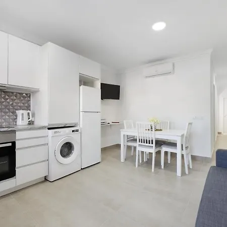 Victoria's House アパート サグレス